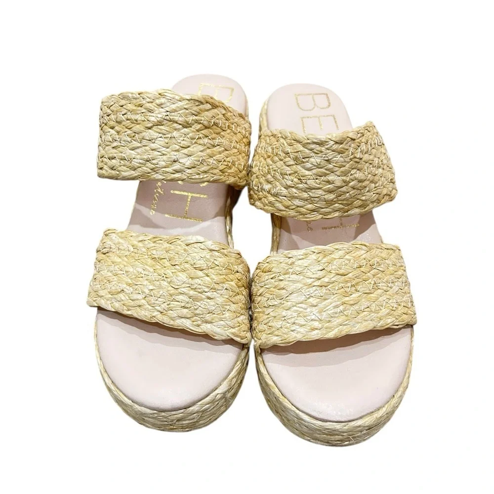 Beach by Matisse ocean ave. Tan Woven raffia slip on Platform Sandals size 7